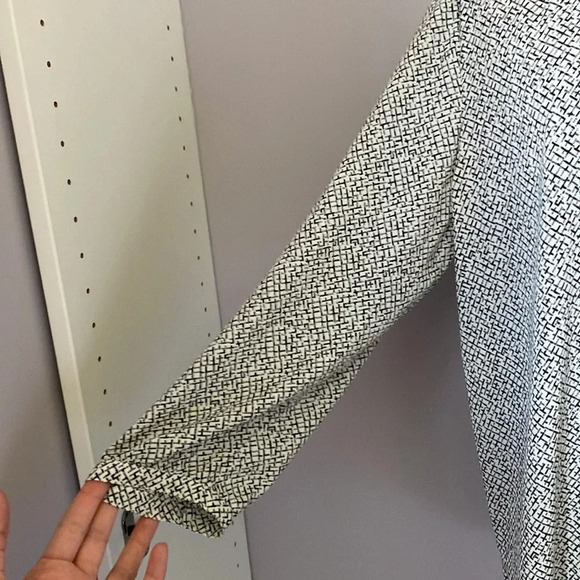 NYDJ printed blouse size Large - Picture 3 of 15